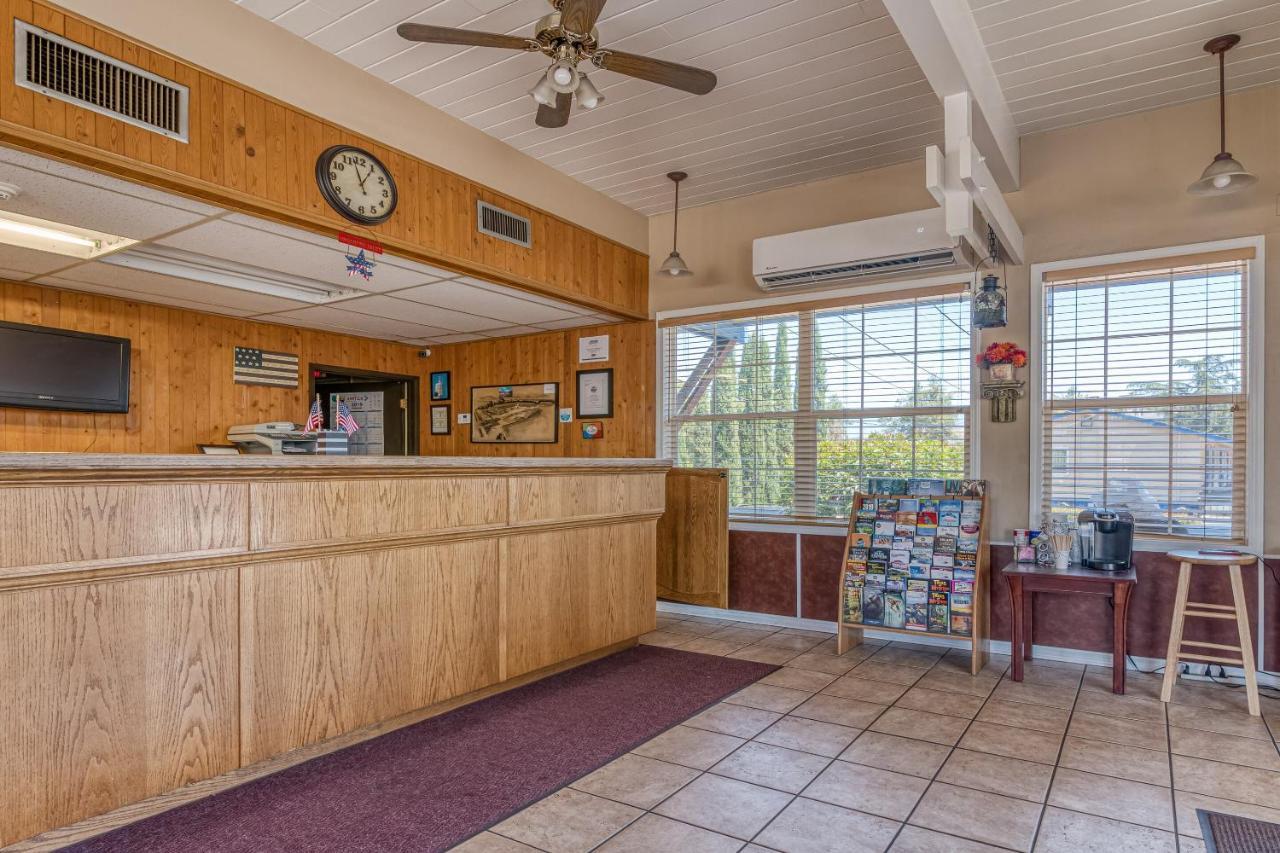 Cedar Lodge Motor Inn Medford Exteriér fotografie