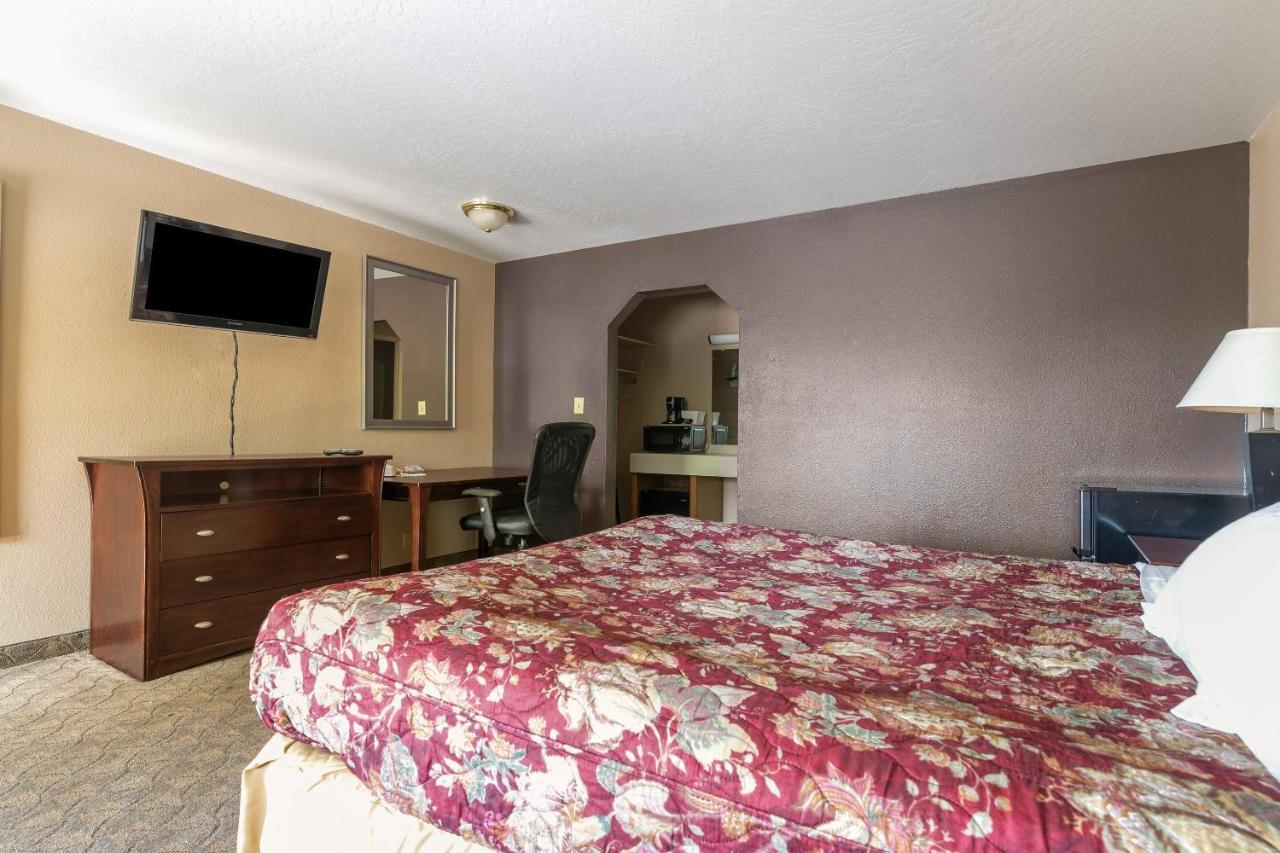 Cedar Lodge Motor Inn Medford Exteriér fotografie